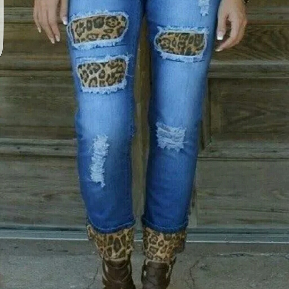Women's Plus Size Leopard Patch Jeans size 20