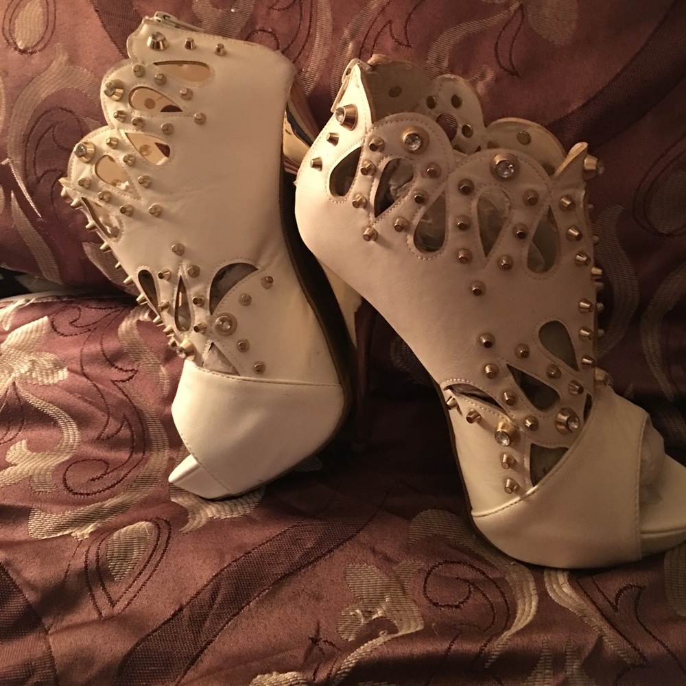 White heels sexxxy