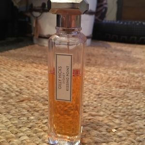 Gilly Hicks Kissing Point Parfum discontinued