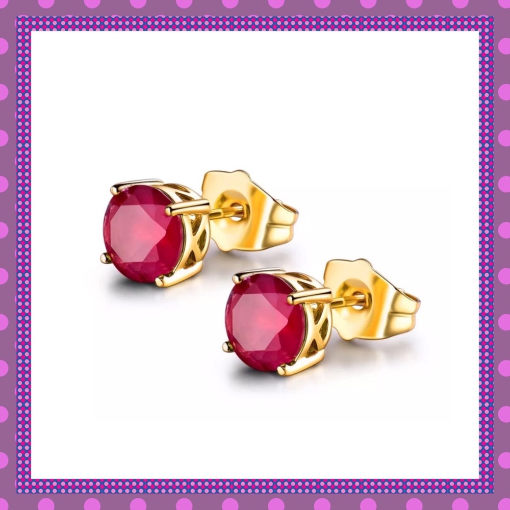 ❤️18K Yellow Gold Ruby Stud Pierced Earrings❤️
