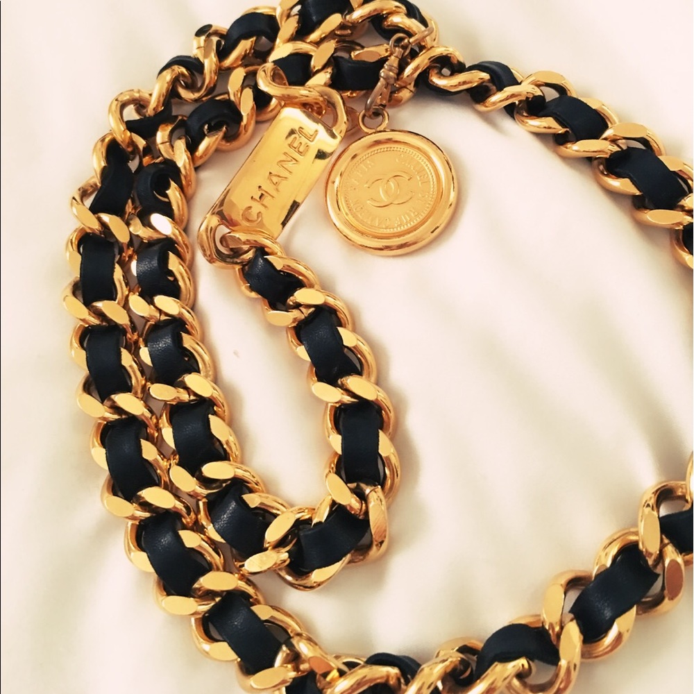 💯💯💯 authentic Chanel chain belt