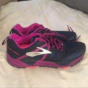 Brooks Cascadia 10 Midnight/Purple cactus flower🌵