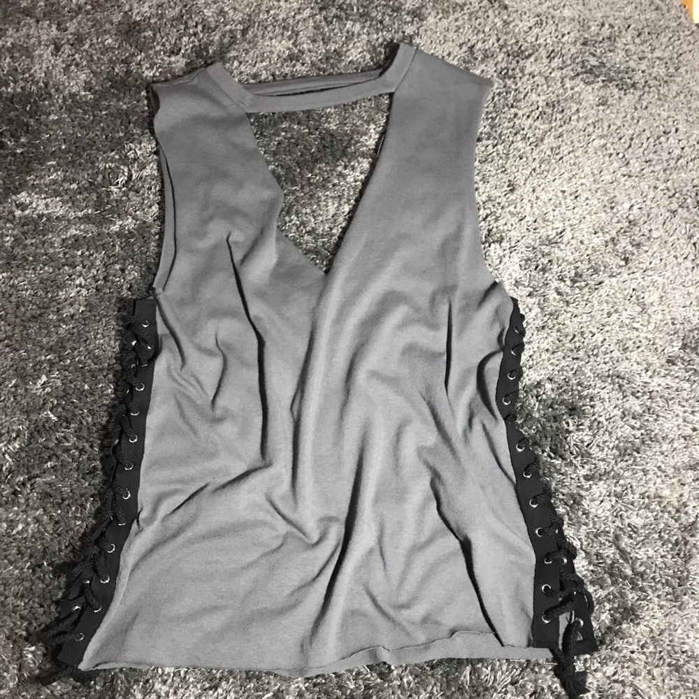 Deep V Top 🌹