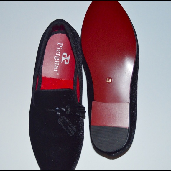 *NIB* NEVER WORN. Too big main image 4