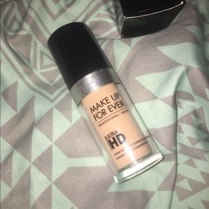 Make Up For Ever Foundation