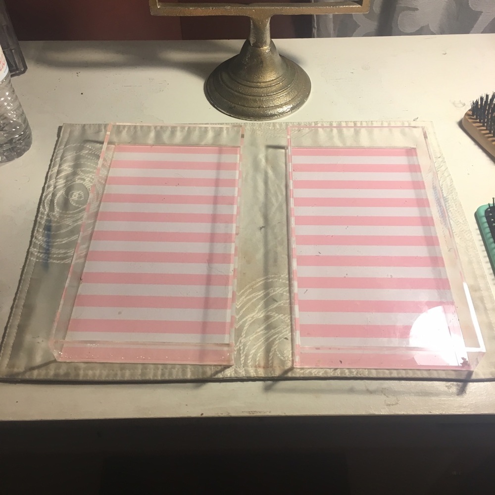2 vanity trays