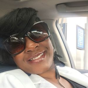 Meet your Posher, Deena