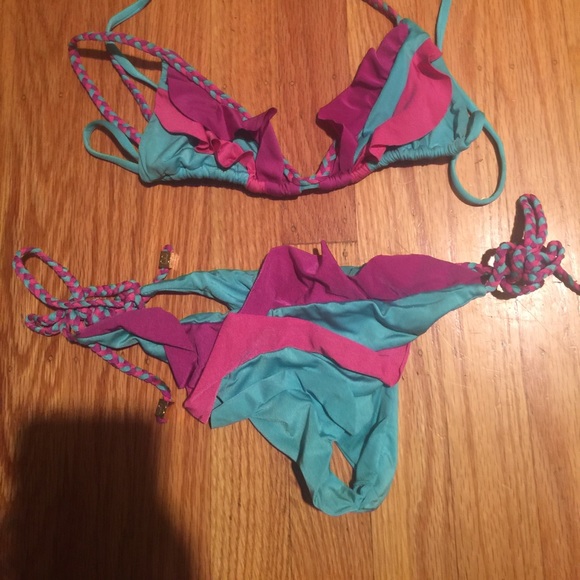 Beach bunny swimwear - Picture 2 of 3