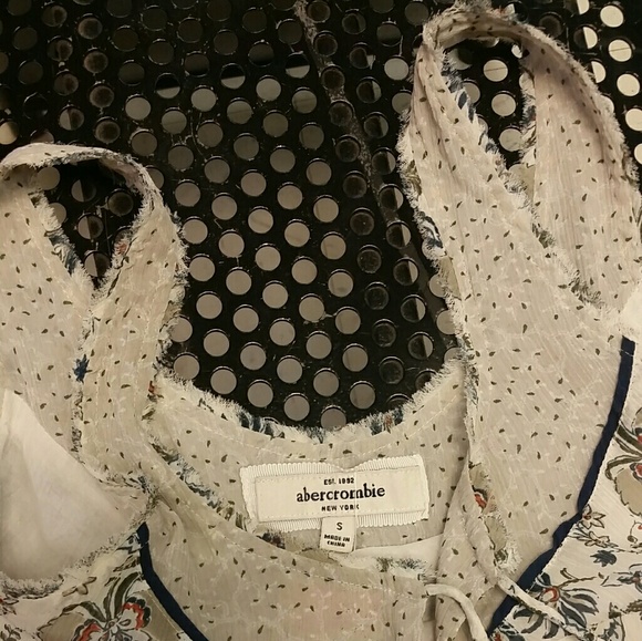 Abercrombie ruffle tank top - Picture 2 of 4