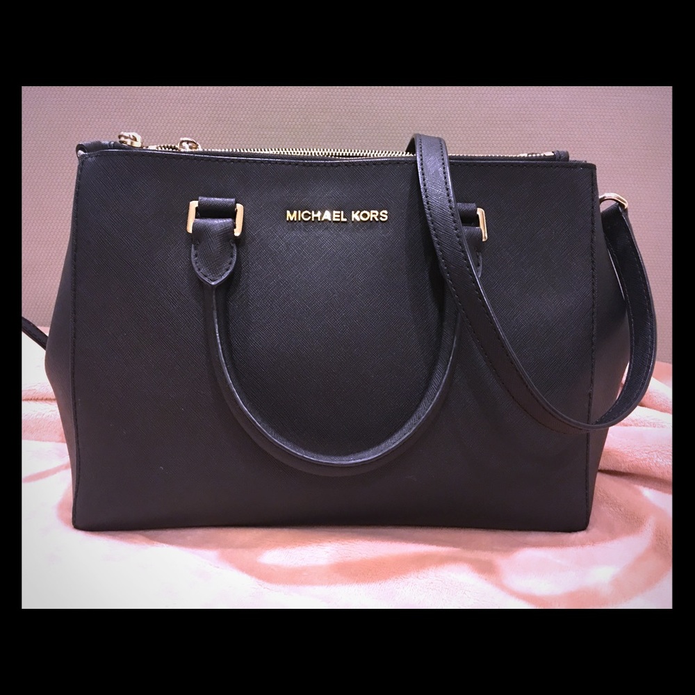 Michael Kors Medium Sutton - Black