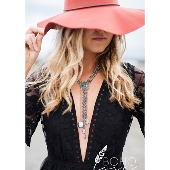 🌻Boho Love Medallion Necklace w Feather Charms 🌻 - Picture 2 of 5