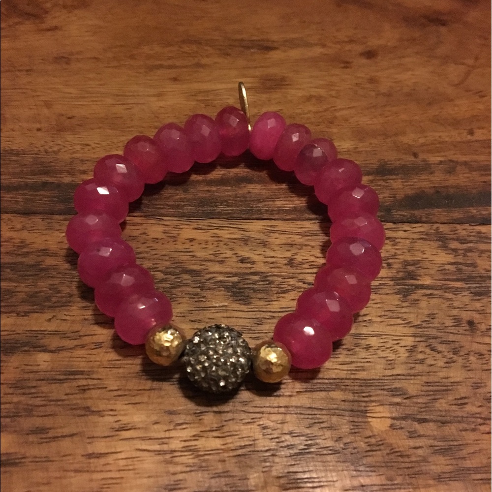 Beautiful, pink Jam Jewels beaded bracelet