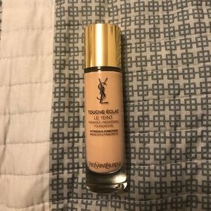 YSL Radiance Awakening Foundation - BR20