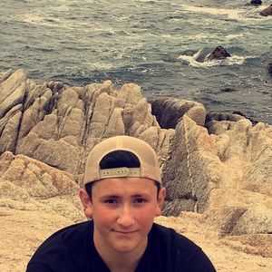 Meet your Posher, Aaron