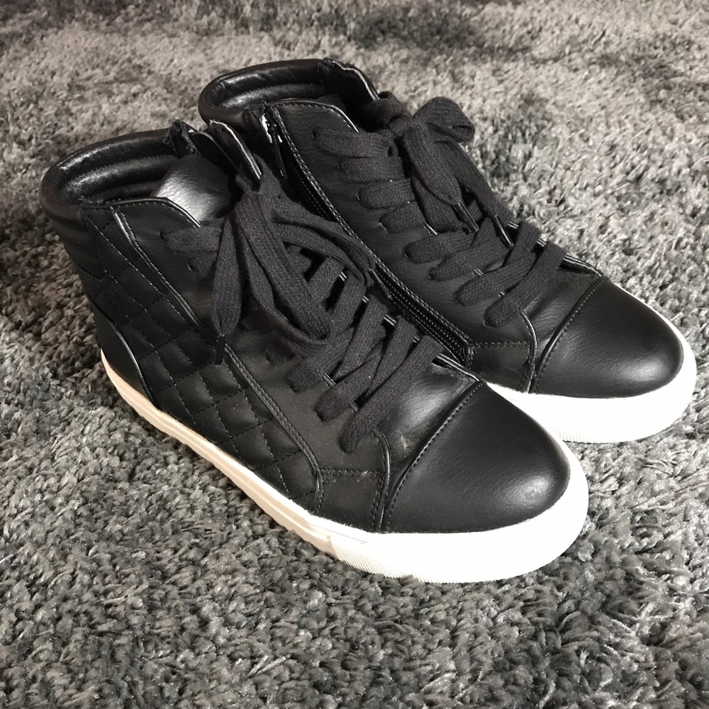 Steve Madden Sneakers 🌹