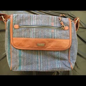 🌸 ROXY Messenger purse.