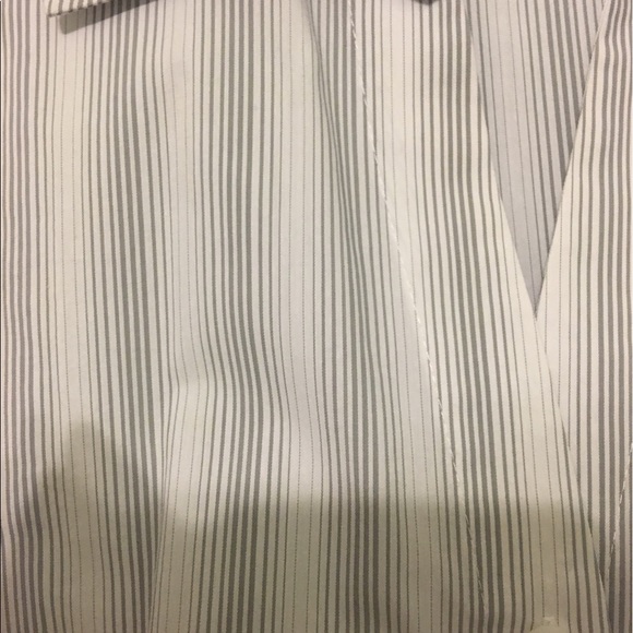 Button down shirt - Picture 2 of 3