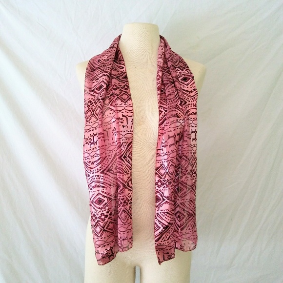 💗 Silky Scarf #hundredsofscarves - Picture 3 of 4