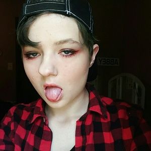 Meet your Posher, Miles