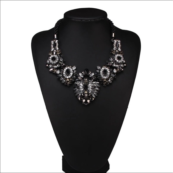 New Black ice handmade statement necklace - Picture 4 of 4