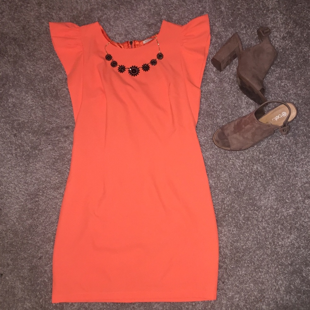A coral summer dress🌻🌻🌻