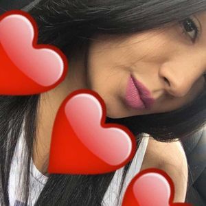 Meet your Posher, Isaura