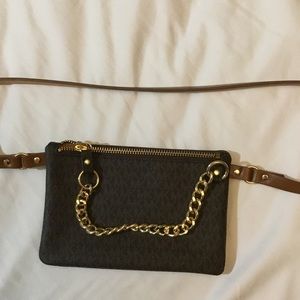 Michael Kors MK fanny pack size L