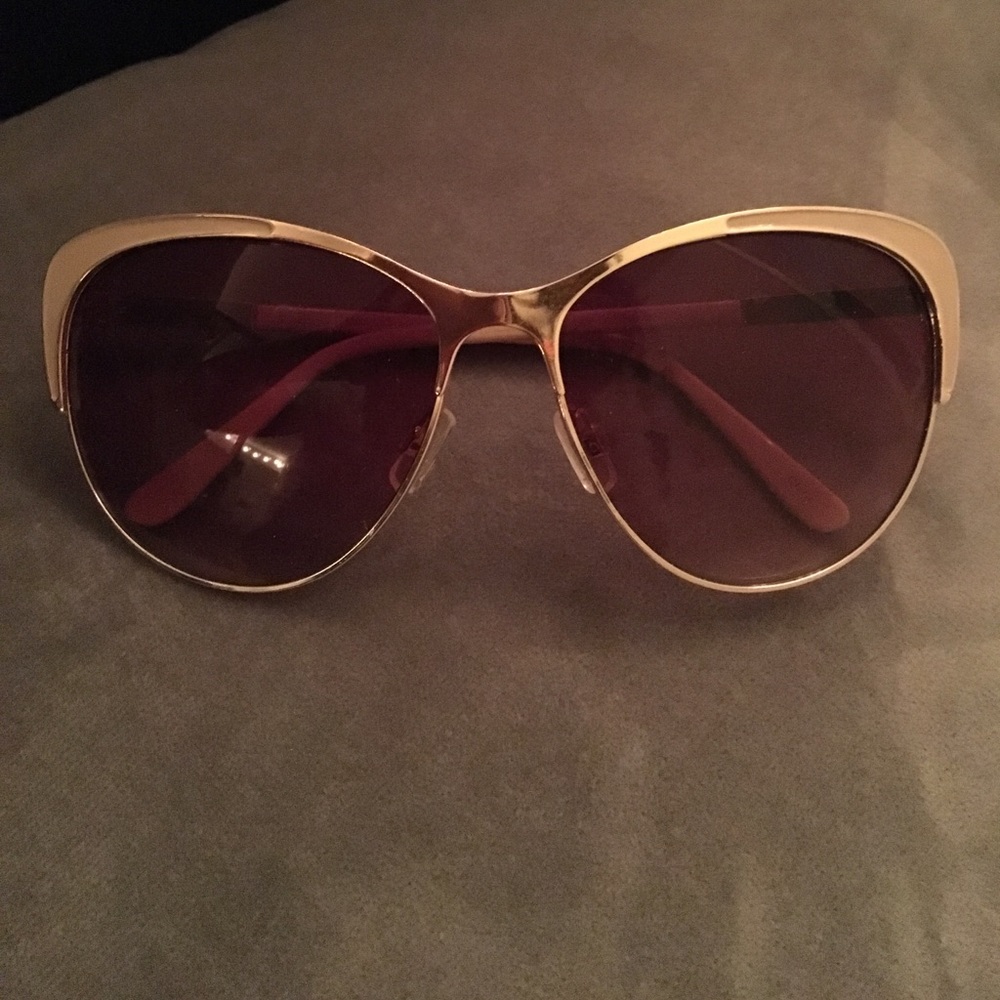 Cat eye nude sunglasses 😎