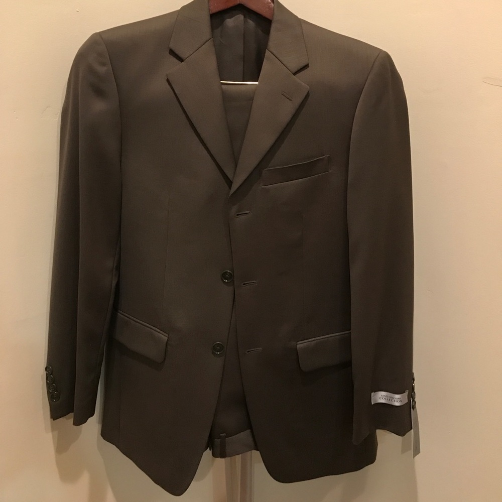 Brand NWT three button brown suit