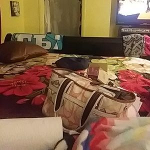 Meet your Posher, Deirdre