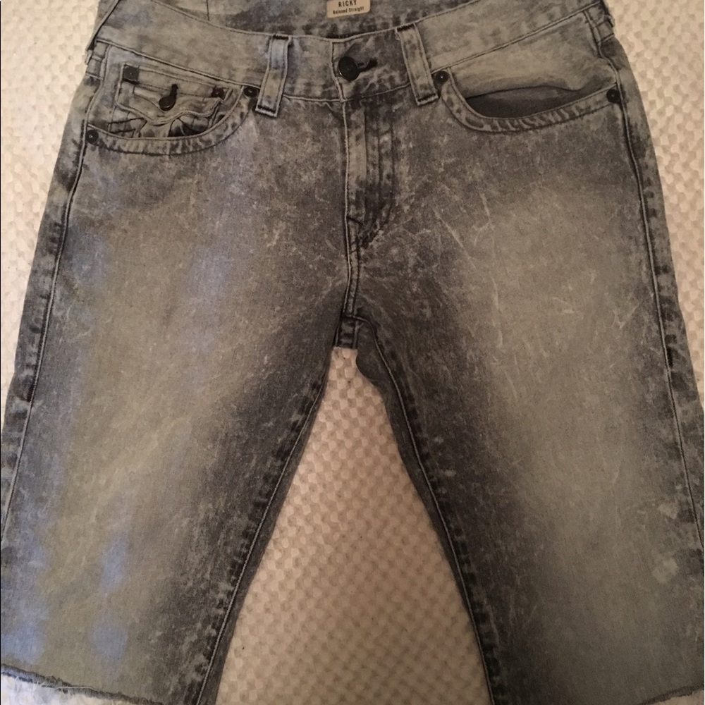 Size 32 men's authentic True Religion pants 30$ech