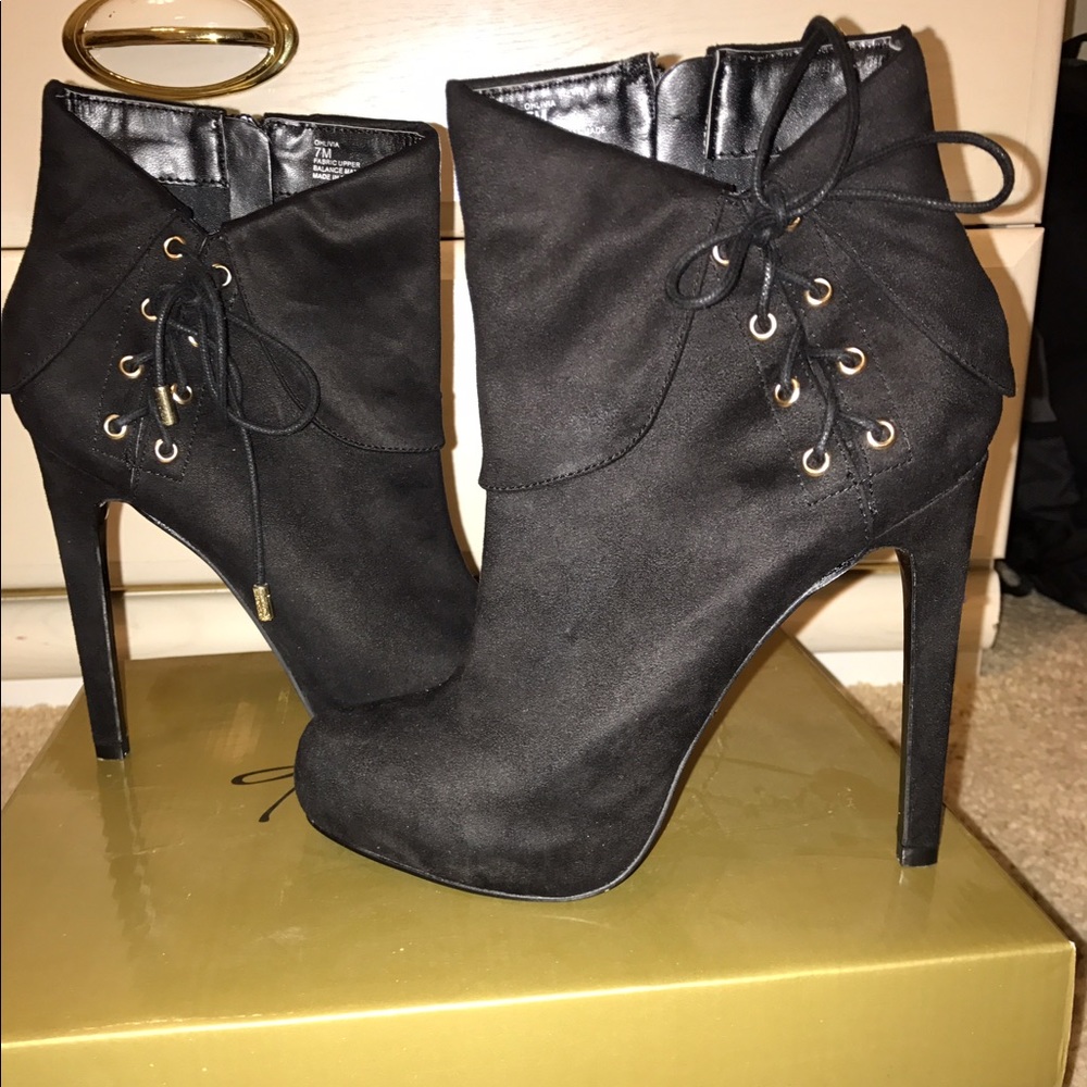 Thalia Black Heels
