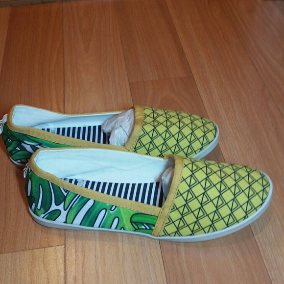 dv8 tommy hilfiger shoes