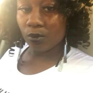 Meet your Posher, Cecilia