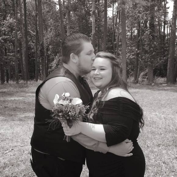 Meet your Posher, Kenzie - Picture 1 of 1