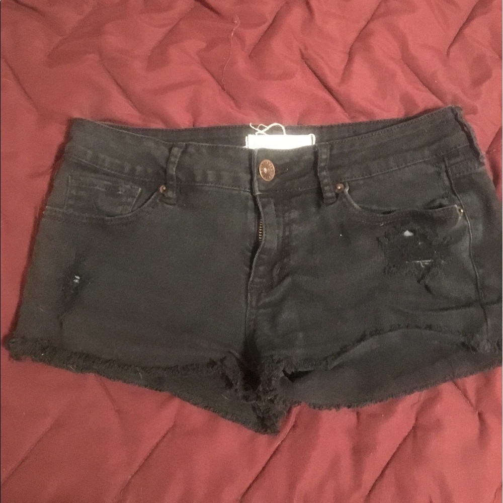 BullheadBlack Shorts