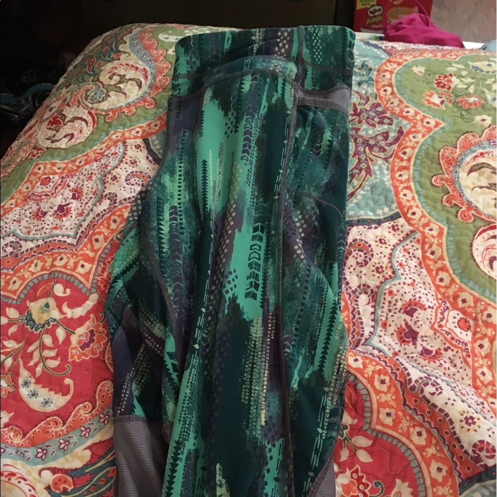 Athleta Free to Be Knickers Sz L