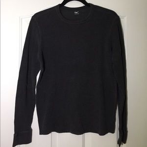 Long sleeve sweater.