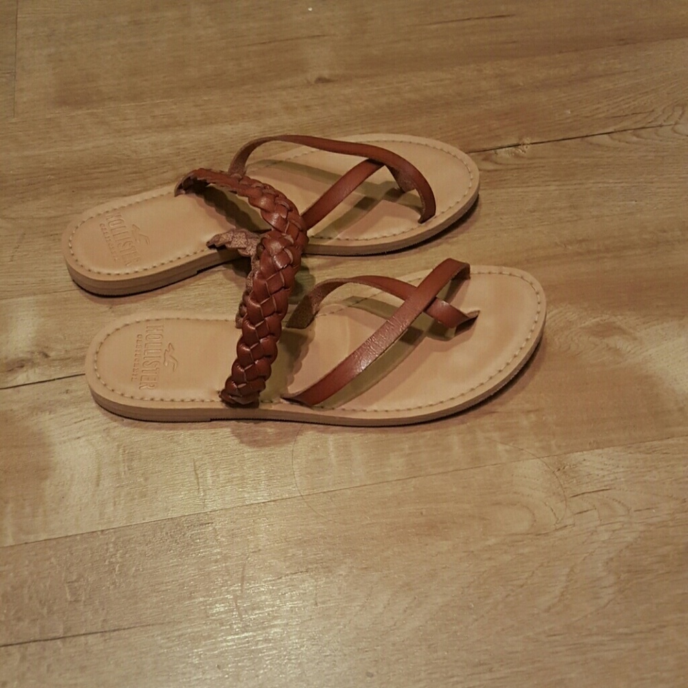 Hollister flip flops