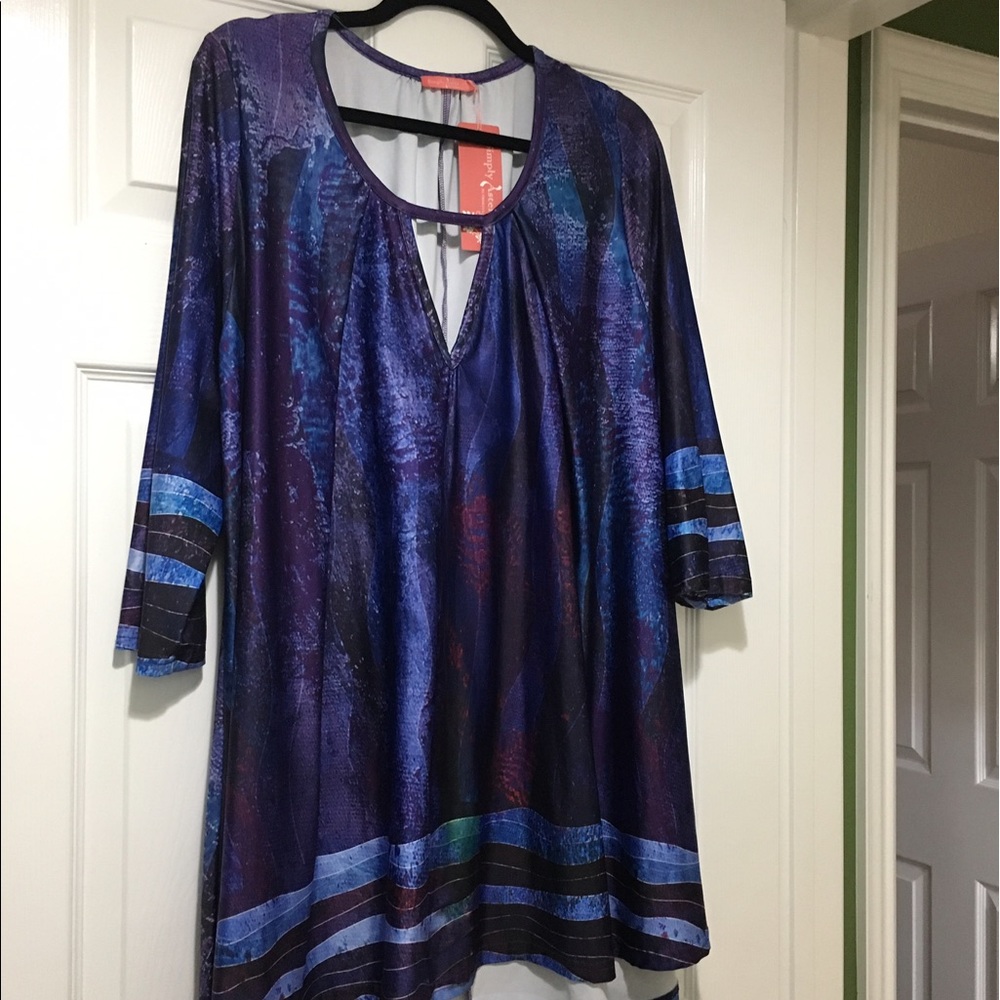 ***Simply Aster purple & blue 3/4 sleeve trapeze top