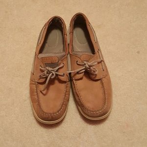 Very well taken care of SPERRYS!