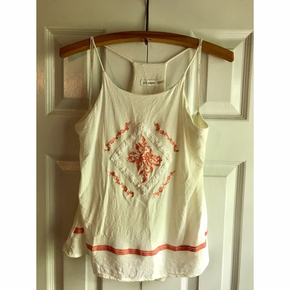 *Blu Pepper* white and peach tank top floral