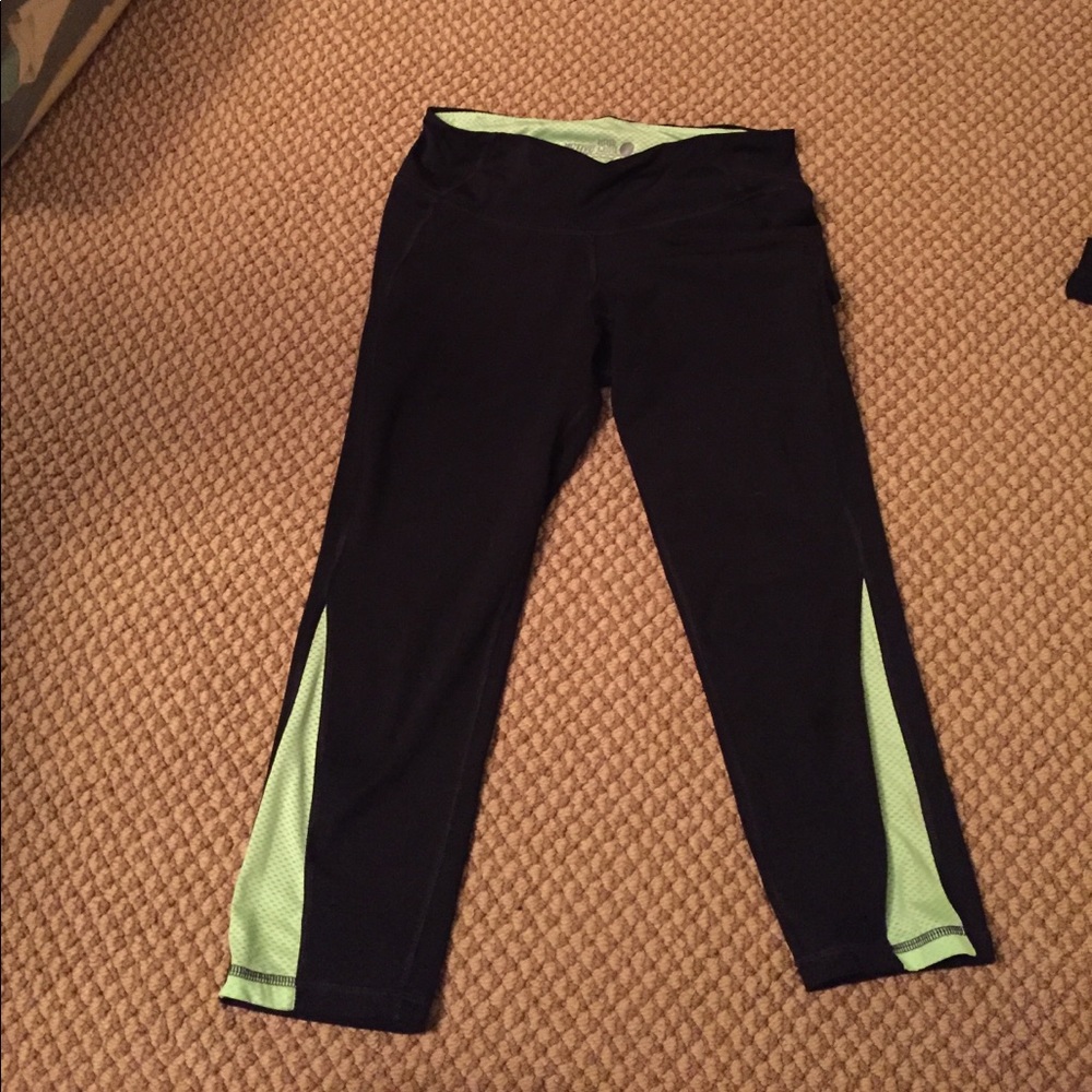 Old navy Cropped yogas