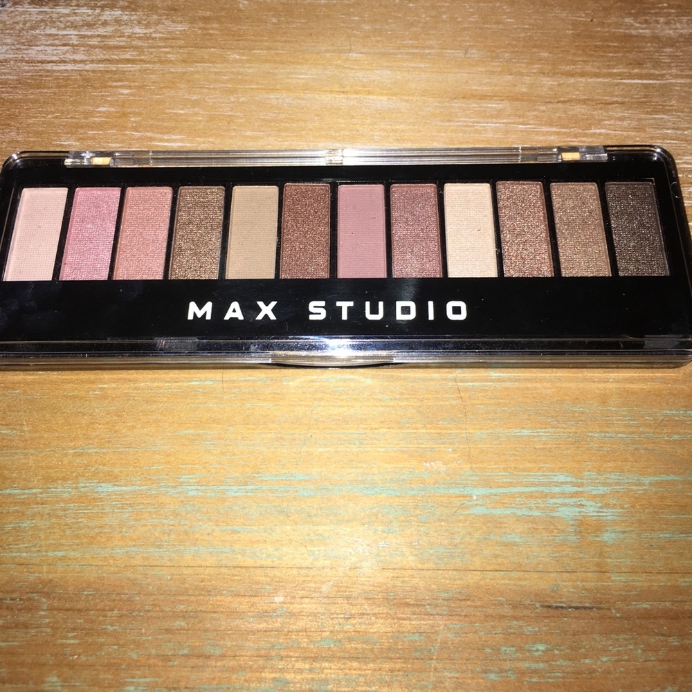 💛Max studio rich nudes eyeshadow💛