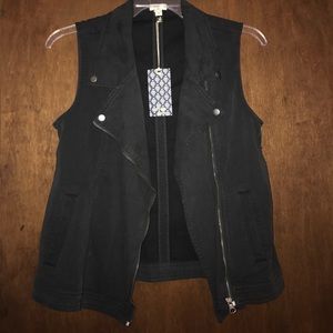 NWT Navy Blue Dylan by True Grit Zippered Vest