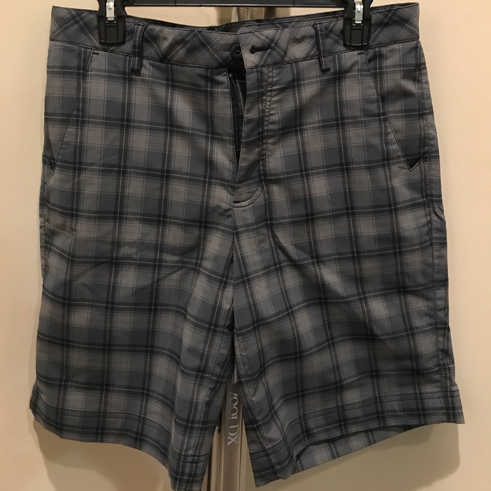 NWOT Sunice Golf Shorts