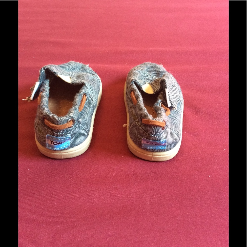 TOMS - Picture 2 of 3