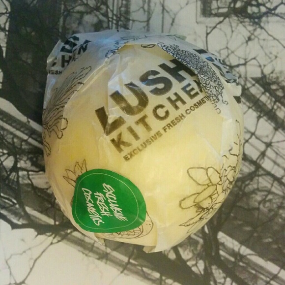 Lush Other - SOLD 🍋 Days and Ginger Beer Bath Bomb