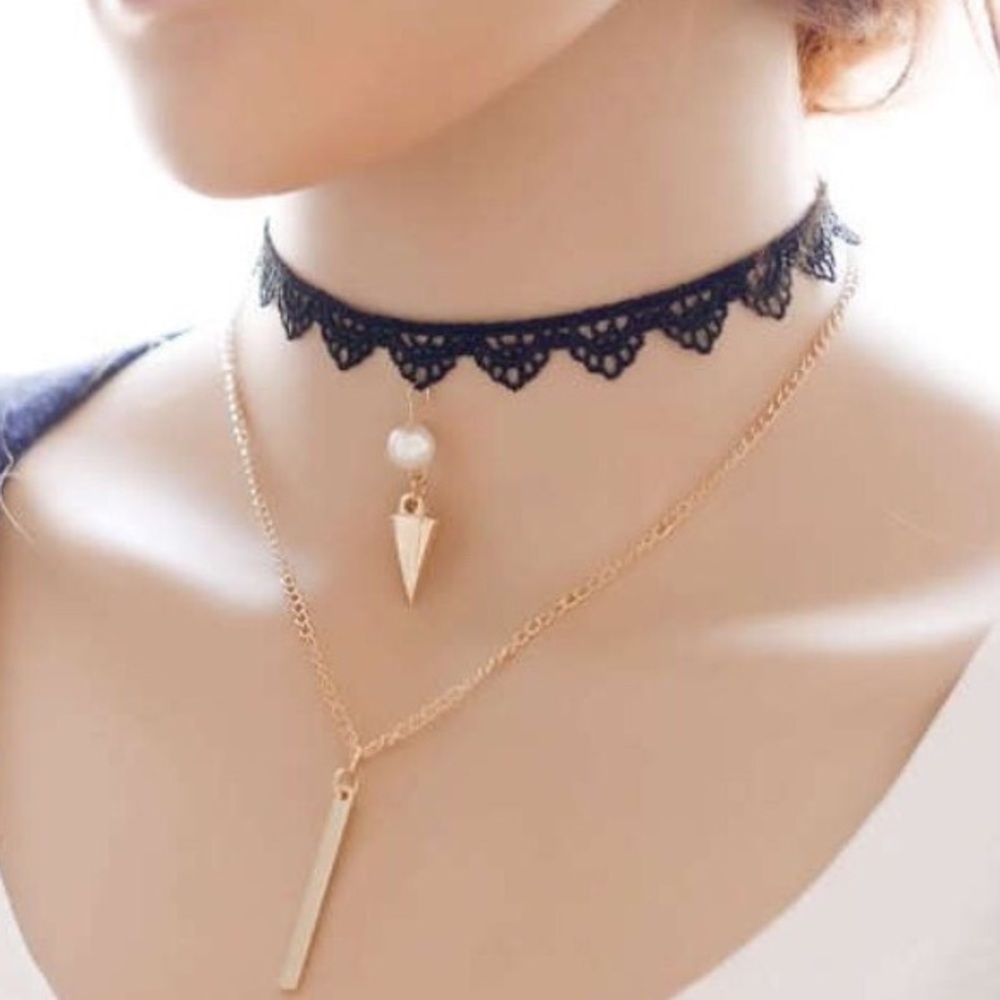 Choker necklace