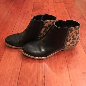 Dolce Vita Black and leopard print booties